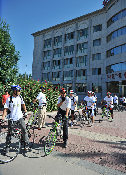鈥湹吞夹卸 <wbr>骑行中国鈥 <wbr>2011 <wbr>北京鈥敽袈妆炊 <wbr>4+2草原之旅骑行活动 <wbr>之 <wbr>赤峰至乌兰浩特路段