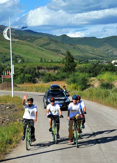 2011 <wbr>北京鈥敽袈妆炊 <wbr>4+2草原之旅骑行活动 <wbr>之 <wbr>乌兰浩特至扎兰屯柴河镇路段