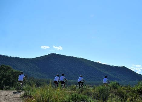 2011 <wbr>北京鈥敽袈妆炊 <wbr>4+2草原之旅骑行活动 <wbr>之 <wbr>乌兰浩特至扎兰屯柴河镇路段